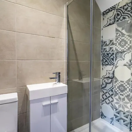 22 Sandringham Street York