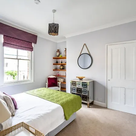 22 Sandringham Street * York